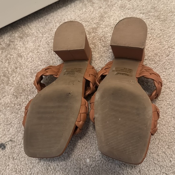 heels - Picture 6 of 6